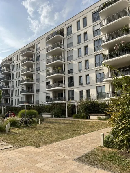 3-Zimmer-Wohnung mit Balkon direkt an der Spree — photo 1